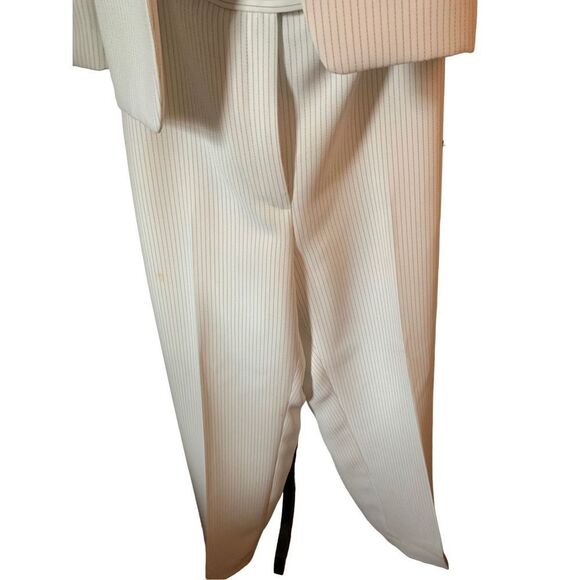 Tahari Arthur S. Levine 3 Piece Womens Suit - Picture 11 of 14